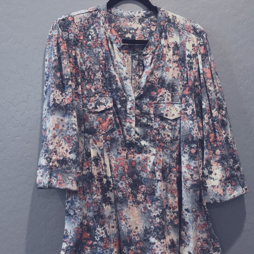 Avenue - 3/4 rolled sleeve blouse